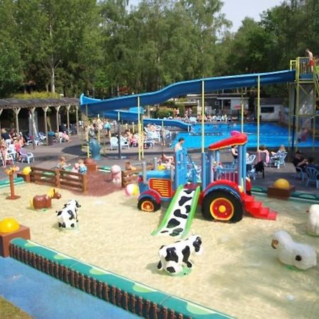 Te Huur: Leuke 4-Persoons Stacaravan Op Top Locatie! Hoenderloo Bagian luar foto