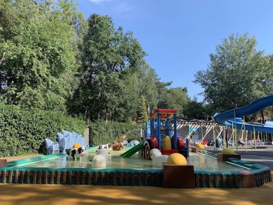 Te Huur: Leuke 4-Persoons Stacaravan Op Top Locatie! Hoenderloo Bagian luar foto