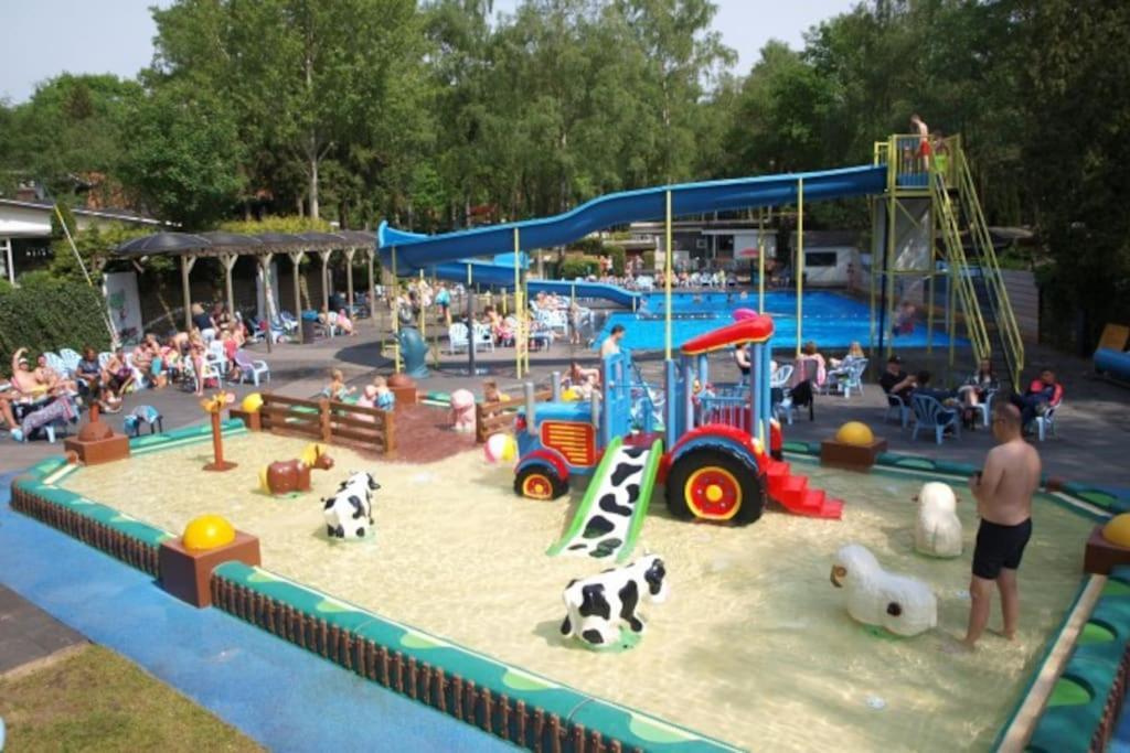 Te Huur: Leuke 4-Persoons Stacaravan Op Top Locatie! Hoenderloo Bagian luar foto