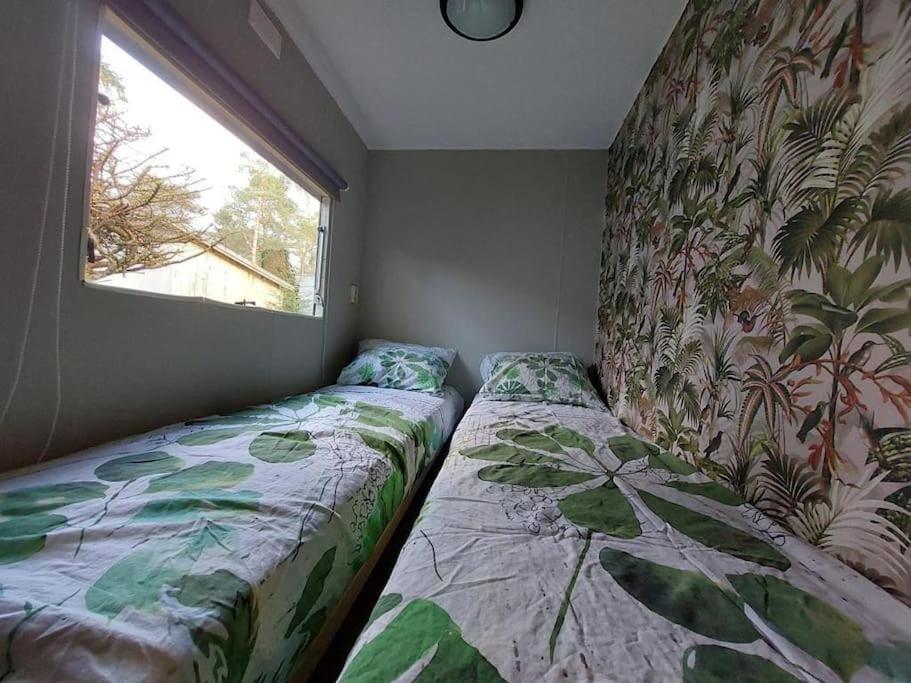 Te Huur: Leuke 4-Persoons Stacaravan Op Top Locatie! Hoenderloo Bagian luar foto